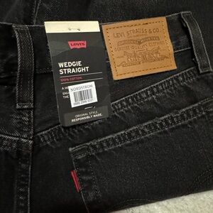 New jeans never worn with all labels LEVIS jeans